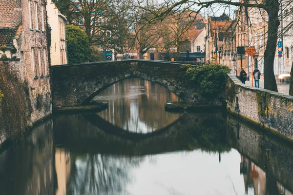 Közelkép Színes Házakról Csatornákról Belgiumban — Stock Fotó