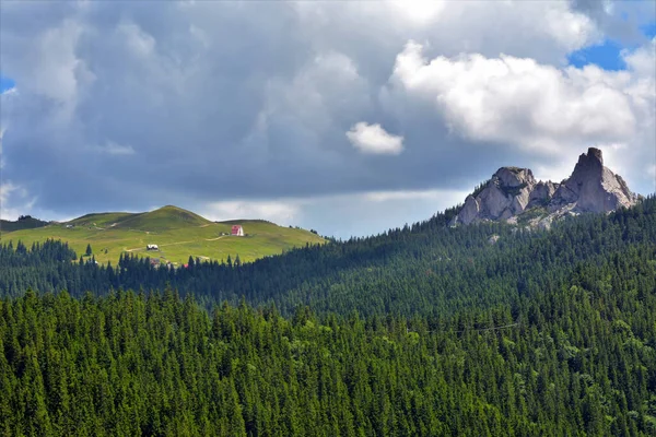 Landskap Med Pietrele Doamnei Massivet Från Rarau Bergen Romani — Stockfoto