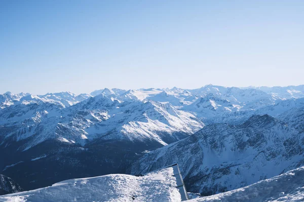 Zdjęcie Lotnicze Śnieżnego Pointe Helbronner Obok Mont Blanc — Zdjęcie stockowe