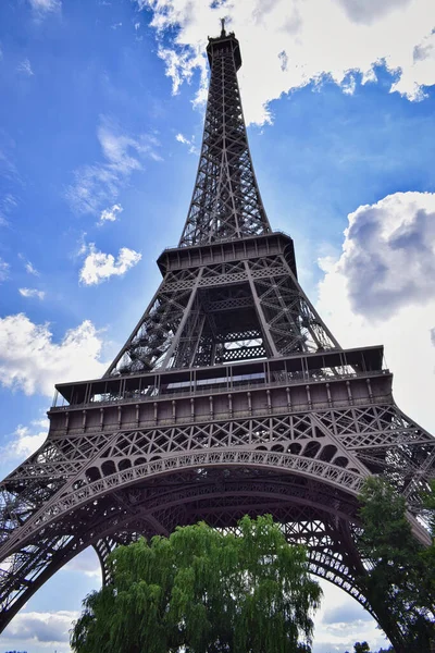 Tiro Ângulo Baixo Torre Eiffel Prais França — Fotografia de Stock