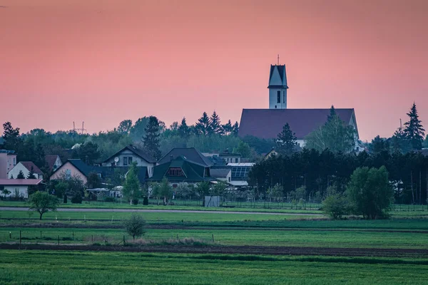 Eine Aufnahme Eines Wunderschönen Sonnenuntergangs Über Einem Dorf Domecko Polen — Stockfoto