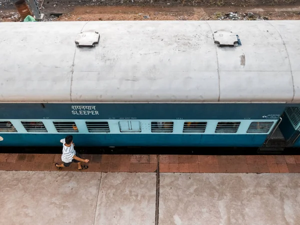 Top View Shot Tourist Walking Side Train — Stock Photo, Image