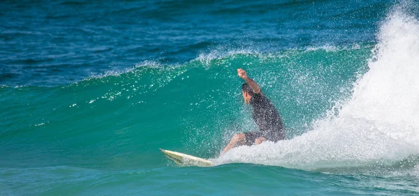 Výstřel Surfujícího Muže Moři — Stock fotografie