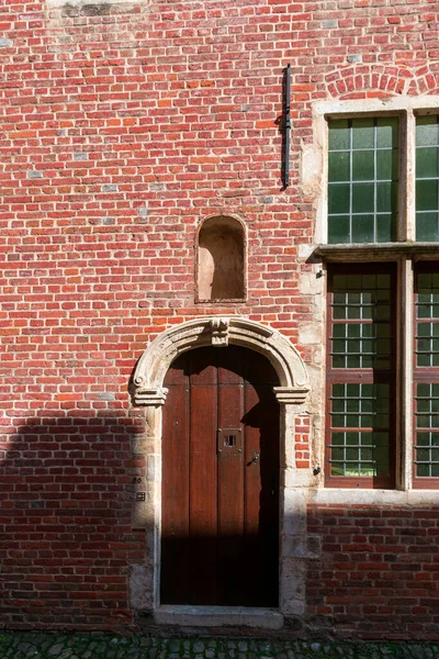 Eine Vertikale Aufnahme Des Gebäudes Der Altstadt Von Leuven Belgien — Stockfoto