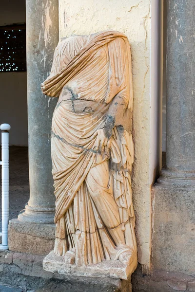 Vertical Shot Headless Statue Famous Roman Ruins Timgad Algeria — Stock Photo, Image