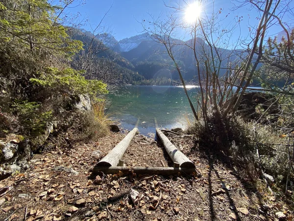 Trentino Alto Adige Talya Daki Güzel Tovel Gölü Manzarası — Stok fotoğraf