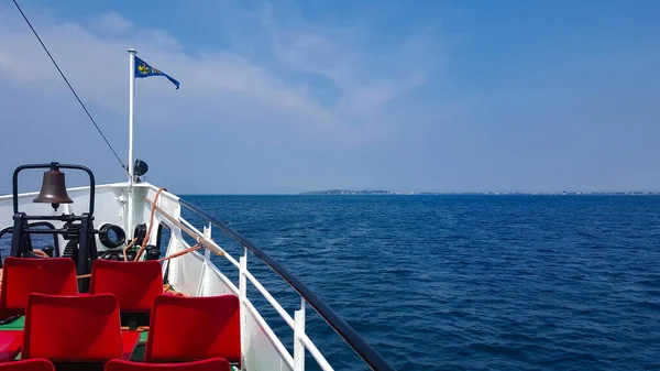 从船上看到宁静的大海的美丽景色 — 图库照片