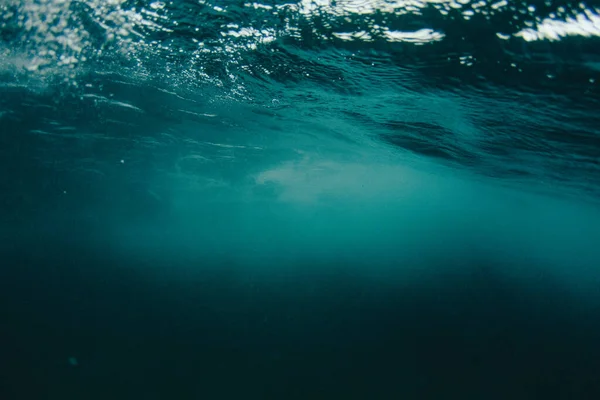 Une Belle Vue Sur Les Éclaboussures Vagues Mer Avec Marée — Photo