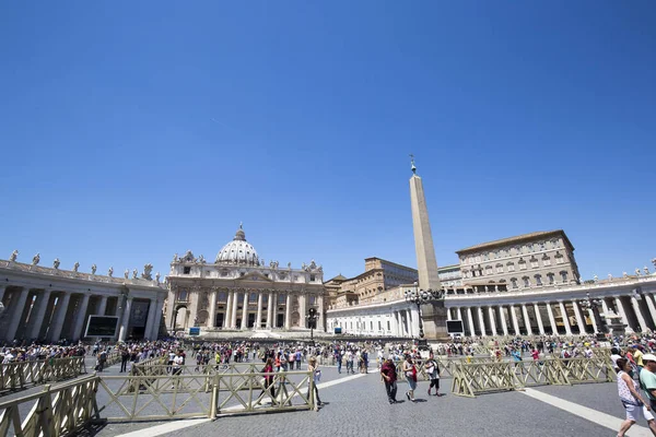 イタリア ローマ 2017年6月18日 ルネッサンス アート ローマ バチカン市 サンピエトロ大聖堂は確かに世界で最も印象的なものの一つです — ストック写真