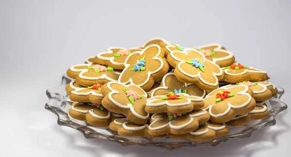 花型のジンジャーブレッドクッキーのトップビュー — ストック写真
