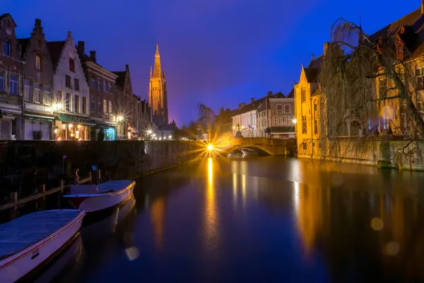 Närbild Bild Flerfärgade Hus Kaféer Och Kanal Belgien Natten — Stockfoto