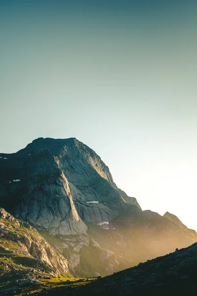 Bellissimo Paesaggio Montuoso Con Verde Mozzafiato Norvegia — Foto Stock