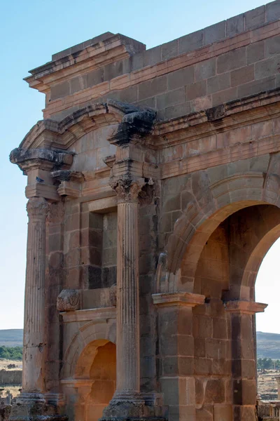 Colpo Verticale Dei Pilastri Delle Mura Delle Famose Rovine Romane — Foto Stock