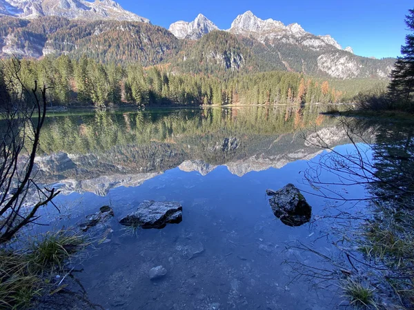 Piękny Widok Krajobraz Jeziora Tovel Trentino Alto Adige Włochy — Zdjęcie stockowe