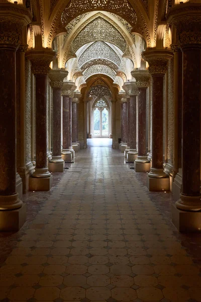 Вертикальный Снимок Коридора Парка Дворца Монсеррат Синтра Португалия — стоковое фото