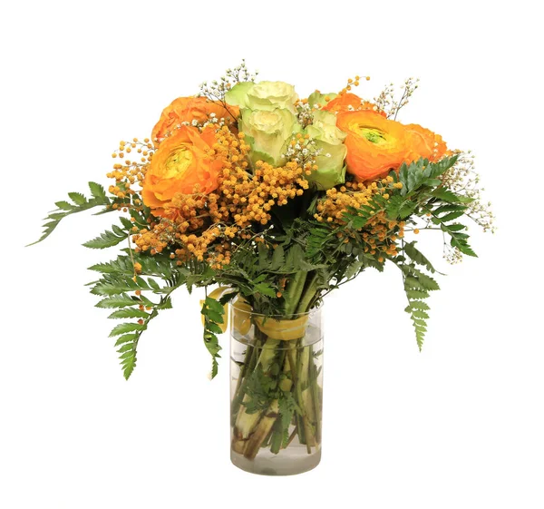 Een Mooi Boeket Met Oranje Bloemen Een Glazen Vaas Geïsoleerd — Stockfoto