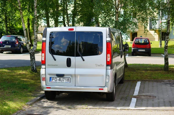 Poznan Polsko Listopadu 2020 Zaparkovaná Nová Dodávka Renault Traffic Parkovišti — Stock fotografie