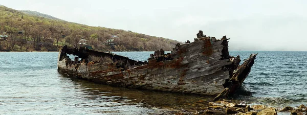 Barco Madera Abandonado Junto Playa — Foto de Stock