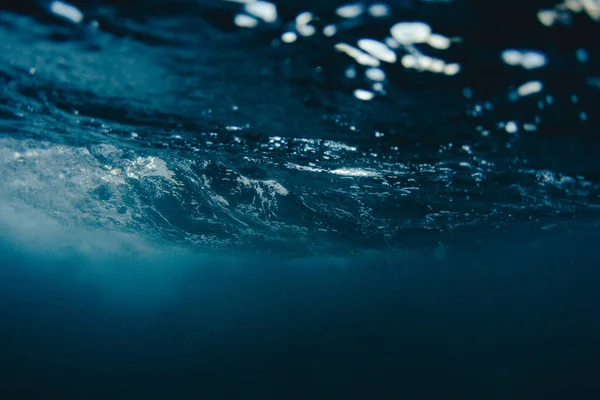 Une Belle Vue Sur Les Éclaboussures Vagues Mer Avec Marée — Photo