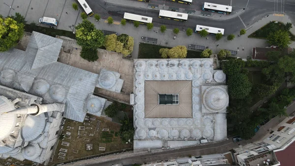 Una Toma Aérea Una Mezquita Islámica Instanbul Turquía — Foto de Stock