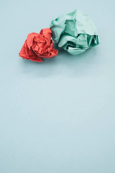 Ένα Κοντινό Πλάνο Από Τσαλακωμένες Χρωματιστές Χάρτινες Μπάλες Ανοιχτό Πράσινο — Φωτογραφία Αρχείου