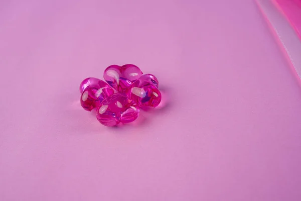 분홍색 하트의 클로즈업 사진이 분홍색 배경에 모양을 — 스톡 사진