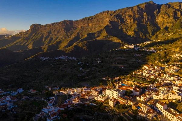 Tranquilo Plano Las Montañas Gran Canaria Cubiertas Nubes — Foto de Stock