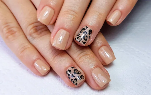 Profesjonalny Nowoczesny Żel Manicure — Zdjęcie stockowe