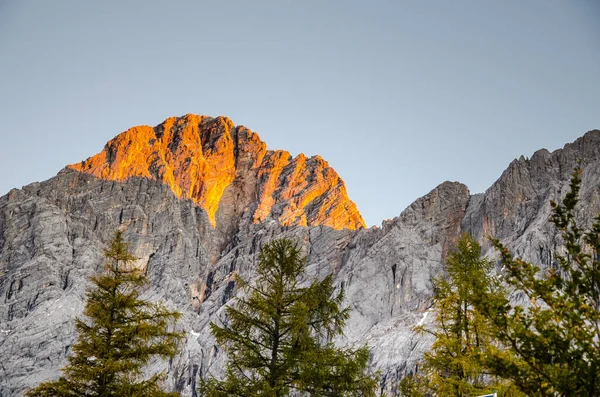 Closeup Shot Beautiful Sunset Rocky Mountains — Stock Photo, Image