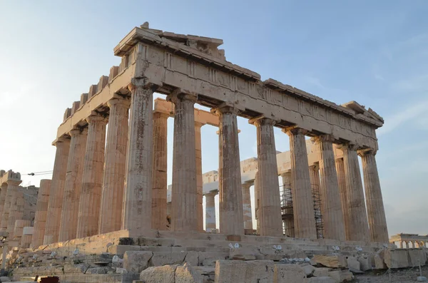 アテネ ギリシャの美しく歴史的なパルテノン神殿 — ストック写真