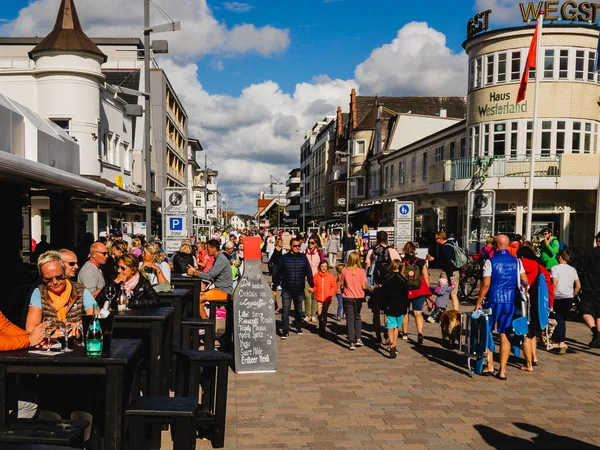 Westerland Germania Lug 2020 Pedoni Che Camminano Una Giornata Sole — Foto Stock