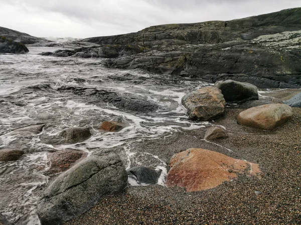 Una Vista Hermosa Costa Rocosa Molen Noruega Fondo Sombrío Día — Foto de Stock