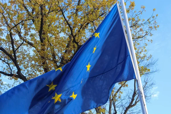 Flaga Unii Europejskiej Parlamencie Kilonii — Zdjęcie stockowe