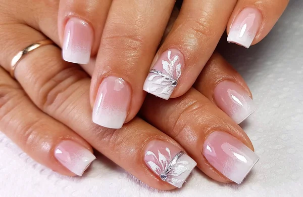 Una Moderna Manicure Professionale Gel — Foto Stock