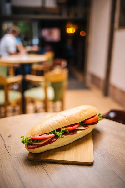 맛있는 샌드위치의 선택적 포커스 — 스톡 사진