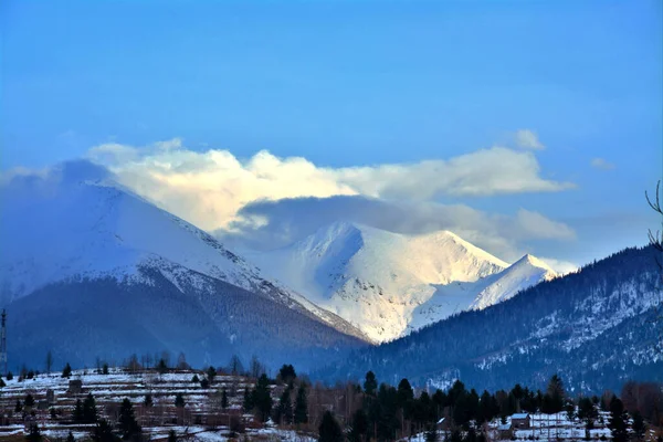 Una Vista Panorámica Las Montañas Rodna Con Pico Pietrosu Rumania — Foto de Stock