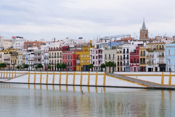 Kilátás Triana Kerületre Guadalquivir Folyó Mellett Sevilla Városában — Stock Fotó