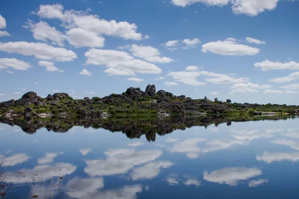 Closeup Shot Lake Reflecting Landscape Cloudy Sky — Stock Photo, Image