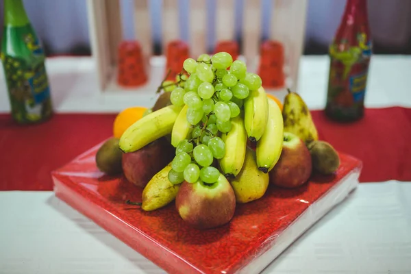 Primer Plano Diferentes Frutas Una Mesa Eventos —  Fotos de Stock
