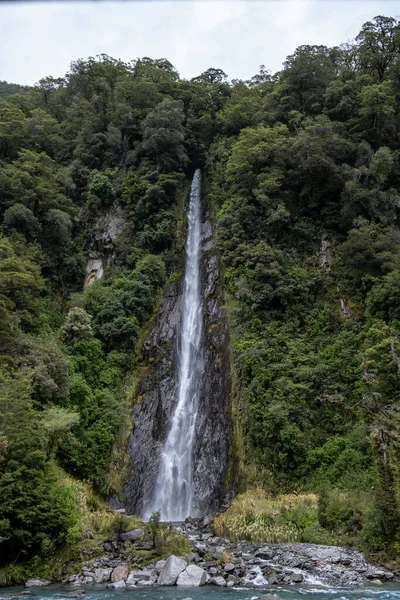位于新西兰的雷河瀑布美景 — 图库照片