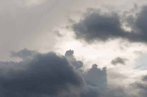 Une Vue Imprenable Sur Les Nuages Moelleux Pluvieux Dans Ciel — Photo