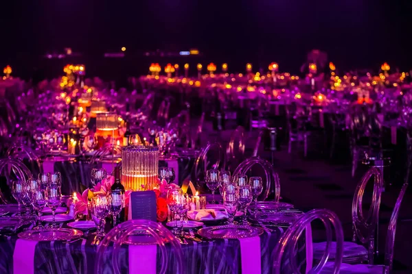 Eine Gala Dinner Vorbereitung Tische Mit Kerzen Dekoriert — Stockfoto