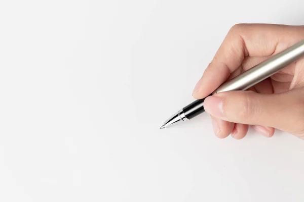 Eine Hand Der Geschäftsfrau Die Büro Auf Papier Schreibt — Stockfoto