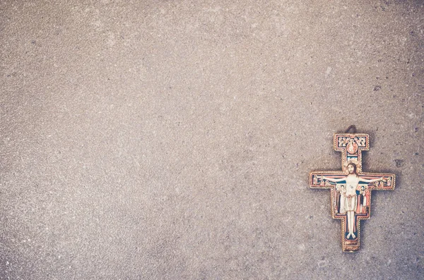Widok Góry Krzyża Jezusa Chrystusa Kamiennym Tle Przestrzenią Kopiowania — Zdjęcie stockowe