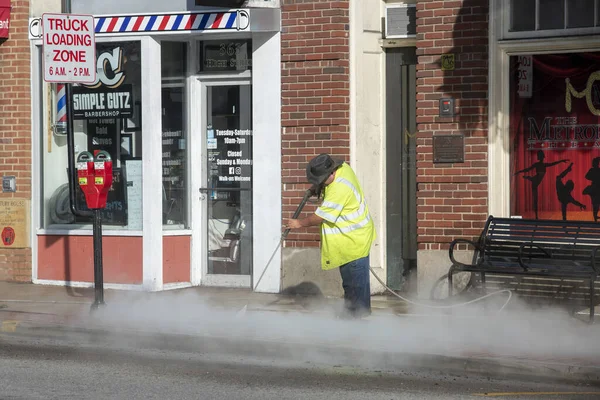 Morgantown United States Jun 2020 Man Cleaning Sidewalk City Using — Stock fotografie