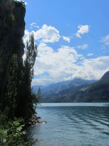 Walensee Sviçre Alplerindeki Güzel Göllerden Biridir Kuzey Geçidinde Yürüyüş Yapmak — Stok fotoğraf