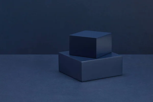 Крупный План Кубиков Разного Размера Темном Фоне — стоковое фото