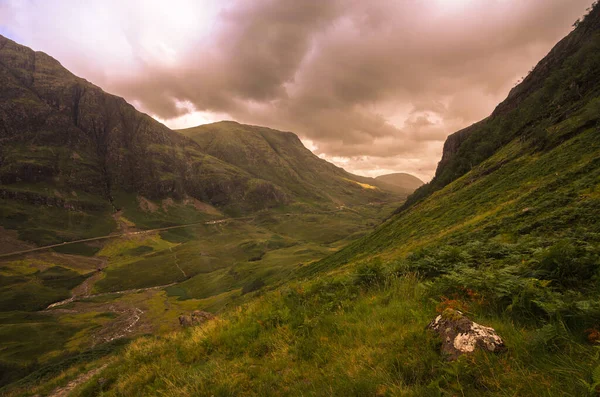 Una Vista Panorámica Las Montañas Glen Coe Las Pintorescas Highlands —  Fotos de Stock