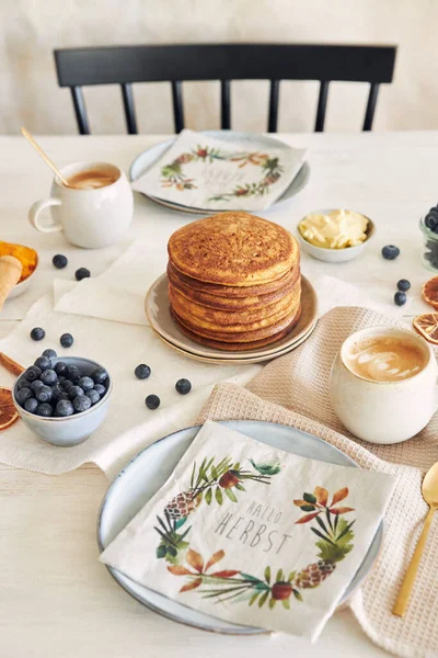 Primo Piano Delle Deliziose Frittelle Zucca Appena Fatte Colazione Tavolo — Foto Stock