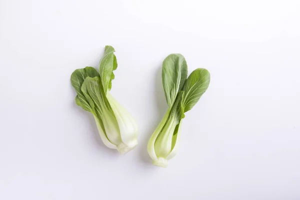 Dois Cachos Bok Choy Isolado Fundo Branco — Fotografia de Stock